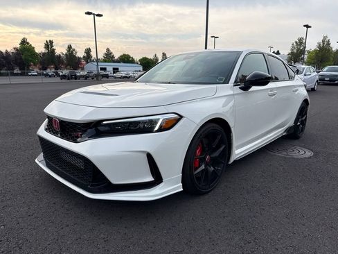 Used 2025 Honda Civic Type R image 3