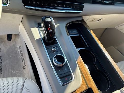 Used 2022 Cadillac Escalade Sport Platinum w/ LPO, ONYX Package AWD/4WD image 28