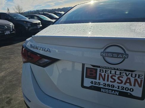 Used 2025 Nissan Sentra SR w/ SR Premium Package image 11