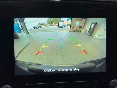 Used 2022 Nissan Frontier S image 5