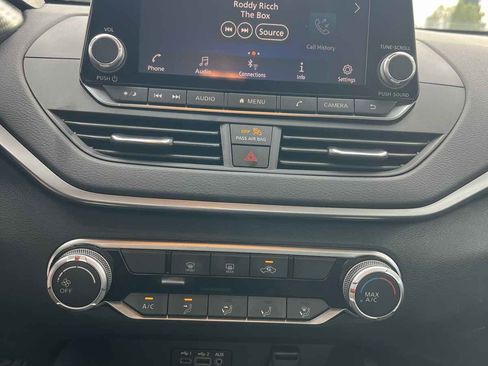 Used 2022 Nissan Altima 2.5 SV image 14