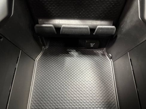 Used 2022 RAM 1500 Laramie AWD/4WD image 29