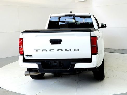 Used 2024 Toyota Tacoma TRD Sport w/ TRD Sport Premium Package AWD/4WD image 5