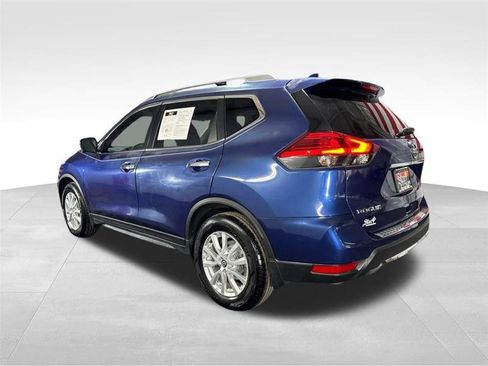 Used 2017 Nissan Rogue SV w/ SV Premium Package image 7