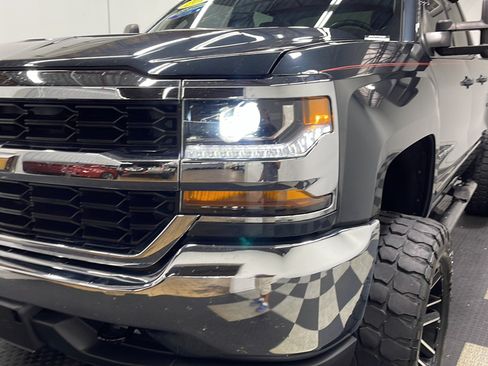 Used 2018 Chevrolet Silverado 1500 LT AWD/4WD image 24