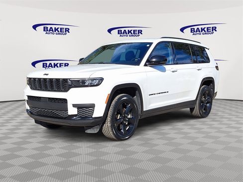 Used 2023 Jeep Grand Cherokee L Laredo image 7