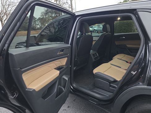 Used 2021 Volkswagen Atlas Cross Sport SE image 15