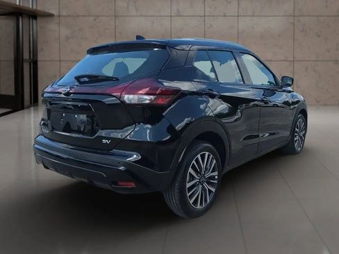 Used 2024 Nissan Kicks SV image 6