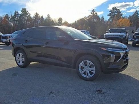 New 2026 Chevrolet Trax LS image 2