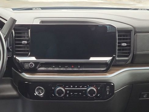 Used 2022 Chevrolet Silverado 1500 LT image 23