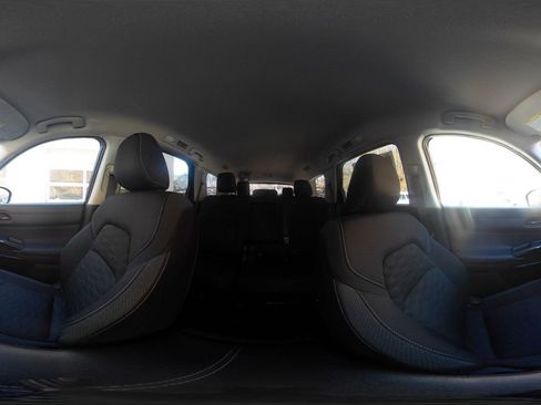 Used 2025 Nissan Pathfinder SV image 44