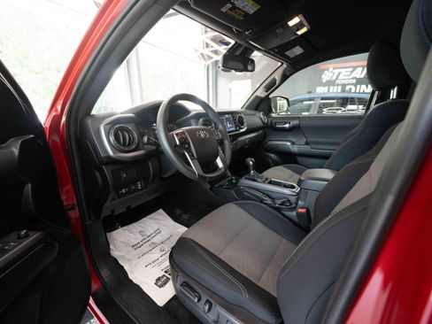Used 2021 Toyota Tacoma TRD Sport AWD/4WD image 8