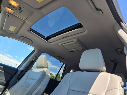 Used 2018 Honda Pilot Touring image 29