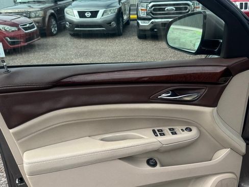 Used 2011 Cadillac SRX Luxury FWD image 14