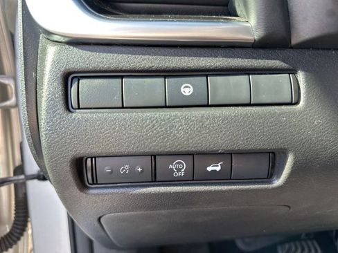 Used 2024 Nissan Rogue SV image 13