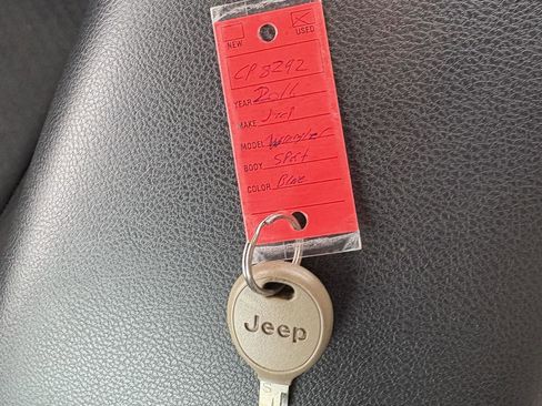 Used 2016 Jeep Wrangler Sport w/ Connectivity Group image 16