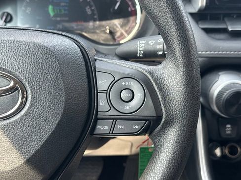 Used 2023 Toyota RAV4 LE AWD/4WD image 28