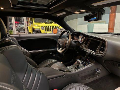 Used 2020 Dodge Challenger SRT Hellcat Redeye image 26