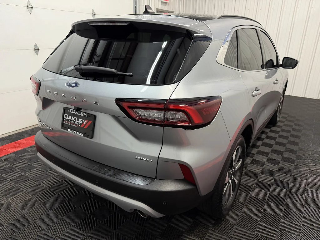 Used 2023 Ford Escape Platinum AWD/4WD image 17