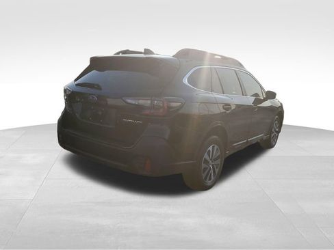 Used 2021 Subaru Outback Premium image 4