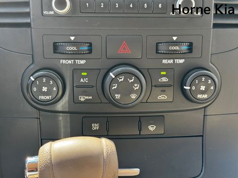 Used 2012 Kia Sedona LX image 23