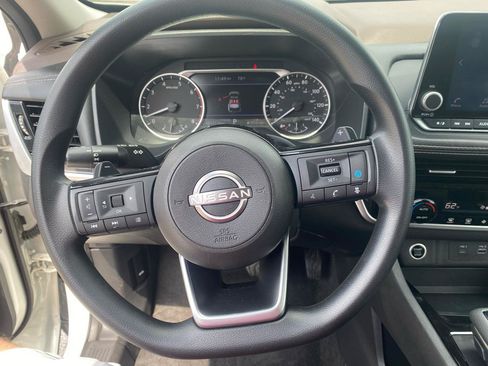 Used 2023 Nissan Rogue SV FWD image 11