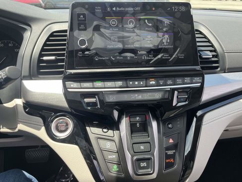 New 2026 Honda Odyssey Touring image 11