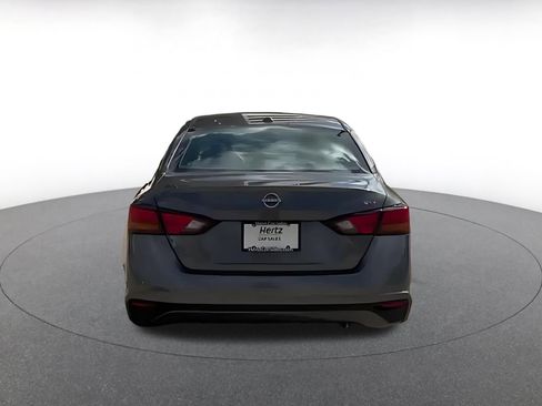 Used 2024 Nissan Altima 2.5 SV image 10