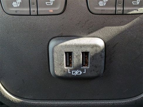 Used 2024 Chevrolet Equinox Premier image 16