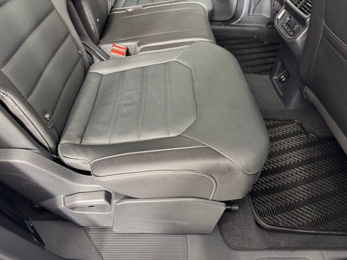 Used 2025 Volkswagen Atlas SEL image 34