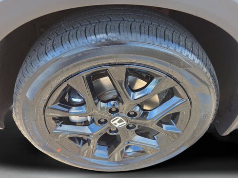 Certified 2025 Honda HR-V Sport image 33