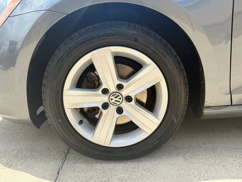Used 2017 Volkswagen Golf Wolfsburg Edition FWD image 41