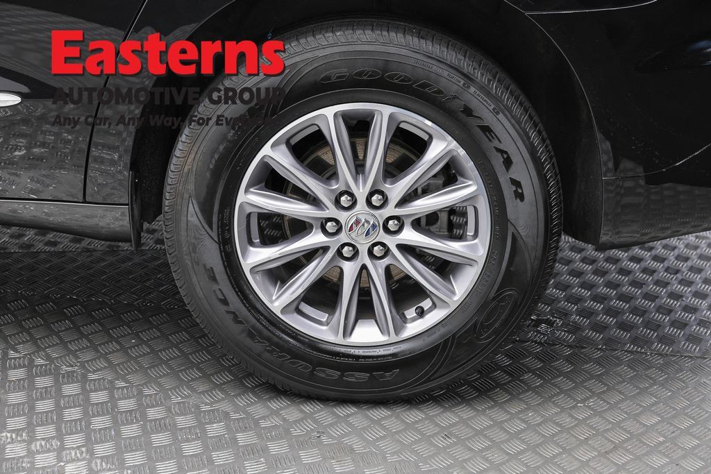 Used 2023 Buick Enclave Essence FWD image 10