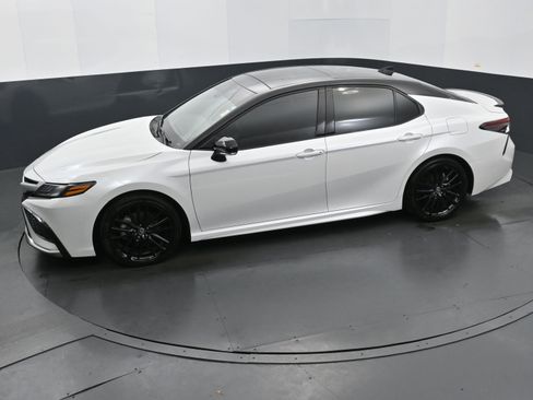 Used 2023 Toyota Camry XSE image 28