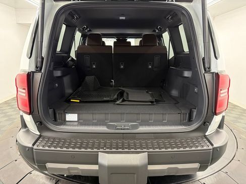 Used 2027 Toyota Land Cruiser AWD/4WD image 15