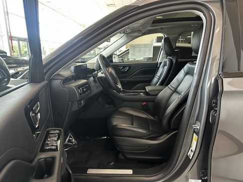 Certified 2025 Lincoln Aviator AWD w/ Jet Appearance Package image 18