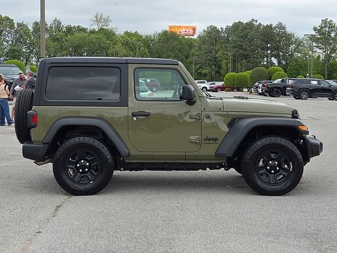 Used 2025 Jeep Wrangler Sport AWD/4WD image 6