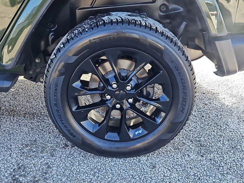 Used 2021 Jeep Wrangler Unlimited Sahara w/ Dual Top Group image 8