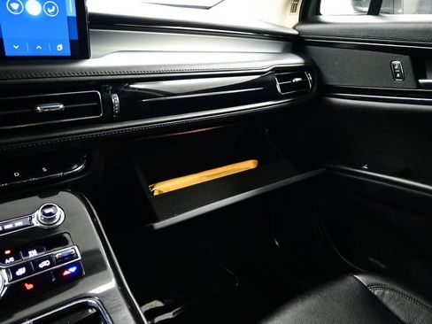 Used 2023 Lincoln Nautilus FWD w/ Premium Package image 24