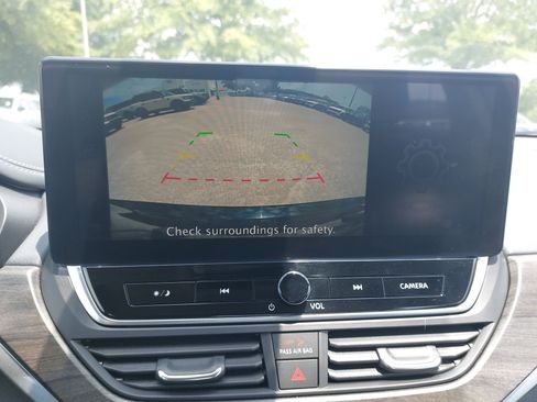 Used 2024 Nissan Altima 2.5 SV w/ SV Premium Package FWD image 24