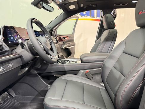 New 2026 Chevrolet Traverse Z71 w/ Enhanced Driving Package image 8