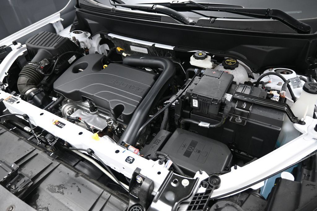 Used 2024 GMC Terrain SLE FWD image 13