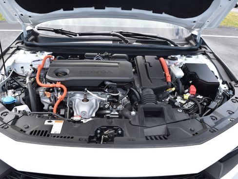 Used 2024 Honda Accord Touring image 6