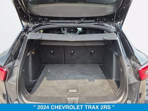 Used 2024 Chevrolet Trax RS w/ Sunroof Package FWD image 30