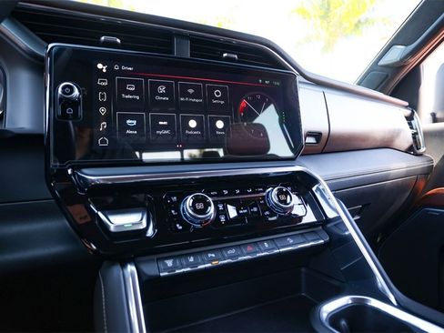 Used 2024 GMC Sierra 2500 Denali Ultimate image 37