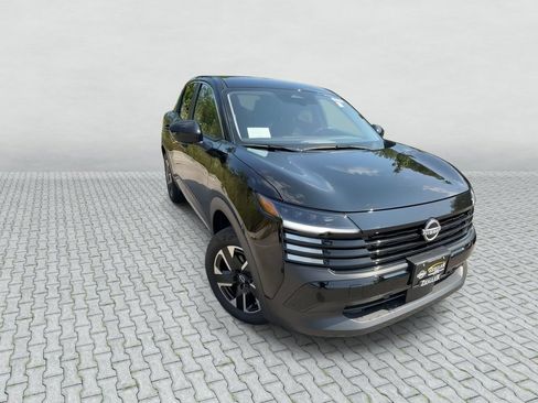 Certified 2025 Nissan Kicks SV AWD/4WD image 2