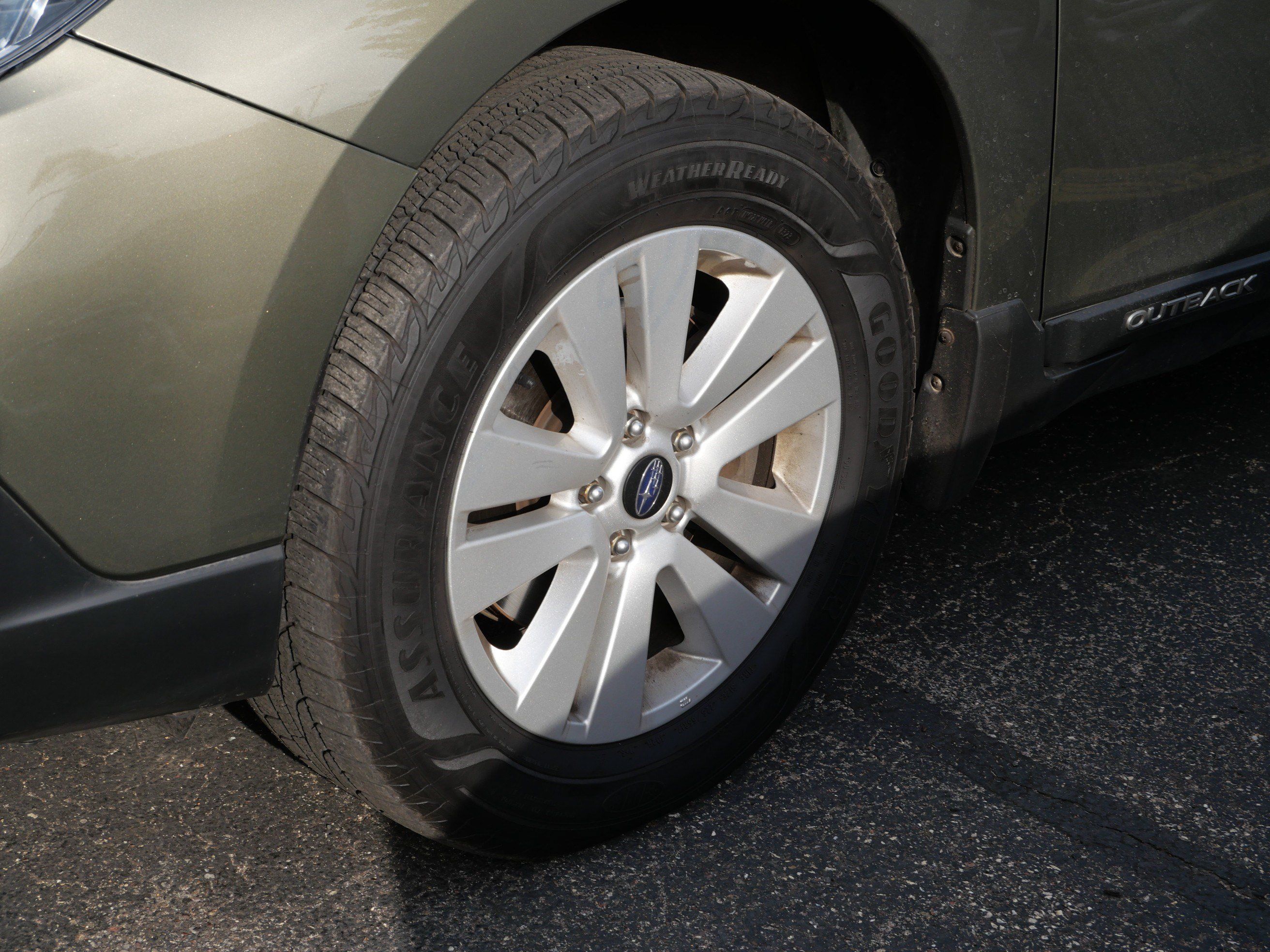 Used 2018 Subaru Outback 2.5i Premium AWD/4WD image 5