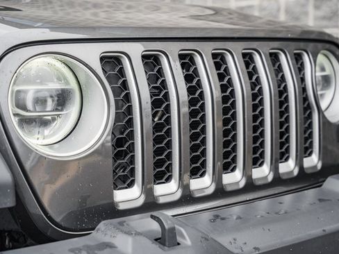 Used 2020 Jeep Gladiator Overland image 14