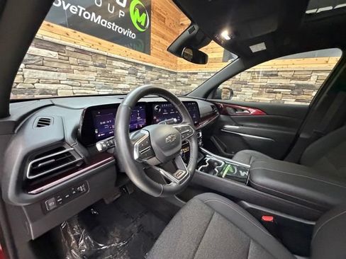 Used 2024 Chevrolet Traverse Z71 AWD/4WD image 12