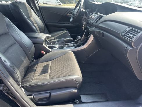 Used 2017 Honda Accord Sport image 36